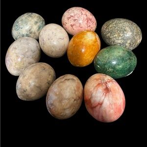 10 Vintage alabaster onyx decorative eggs made in Italy